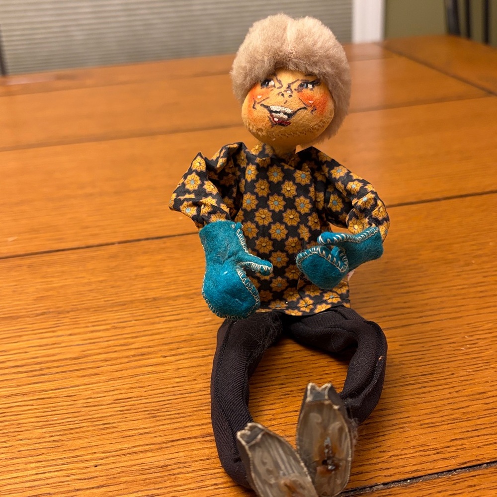 Annalee Doll - Picture 2 of 7